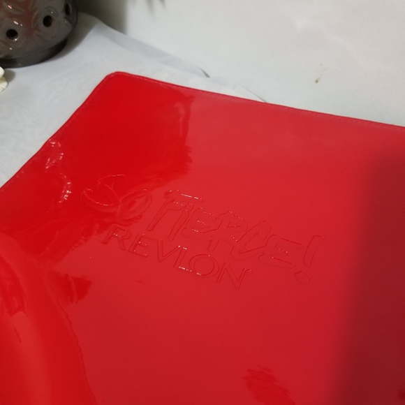 Fire Red Revlon So Fierce! Makeup/  cosmetic bag - Picture 3 of 4